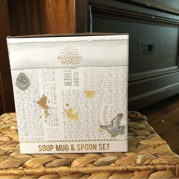 Harry Potter ceramic Cauldron Soup Mug & Spoon set - Picture 4 of 5